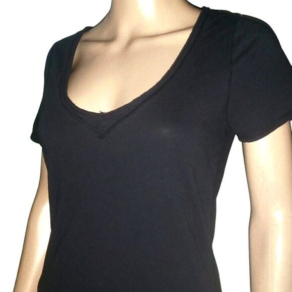 Old Navy black vneck tee M - Picture 2 of 2